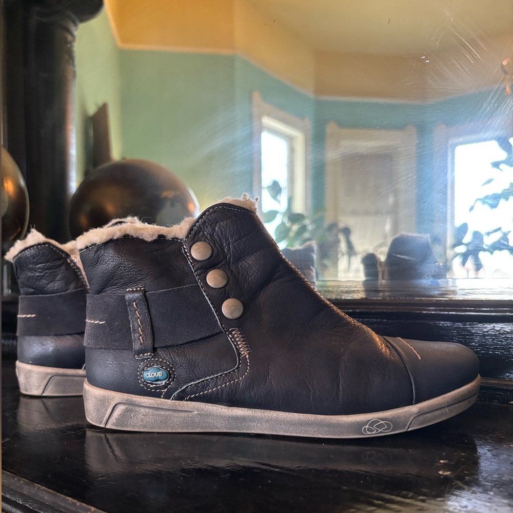Cloud Footwear Aline booties